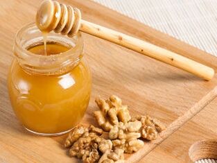 saksanpähkinä ja hunaja tehokkuuden lisäämiseksi